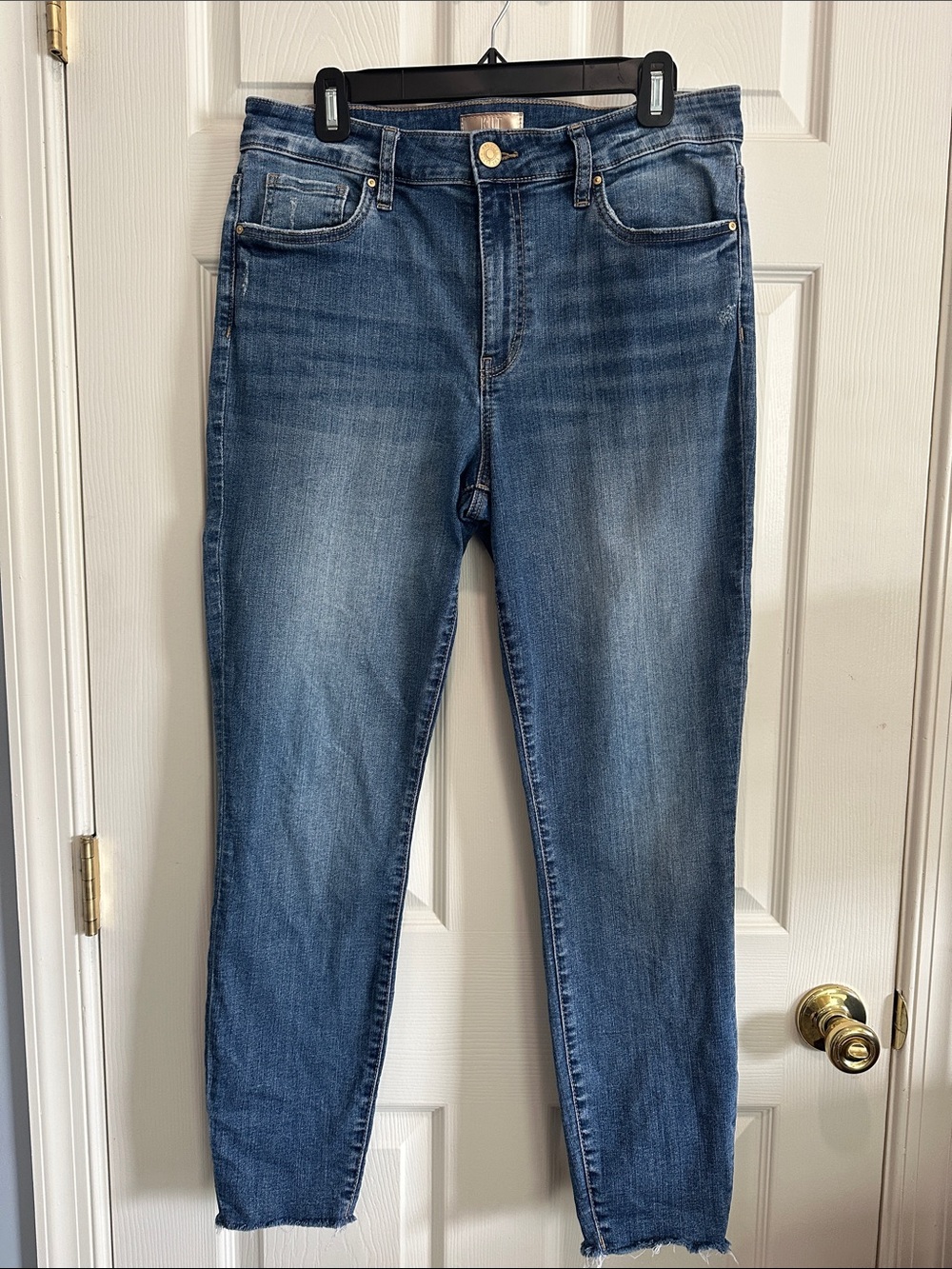 Kut from the Kloth Skinny Jeans in Medium Blue Wash